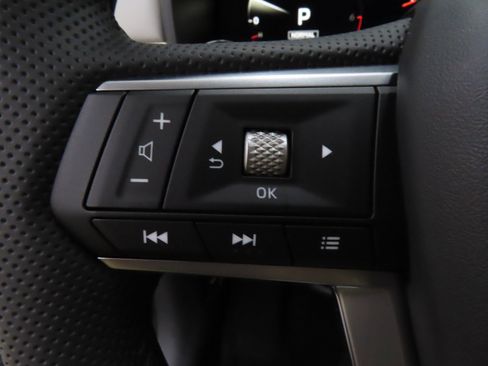 Used 2025 Mitsubishi Outlander SE FWD image 13