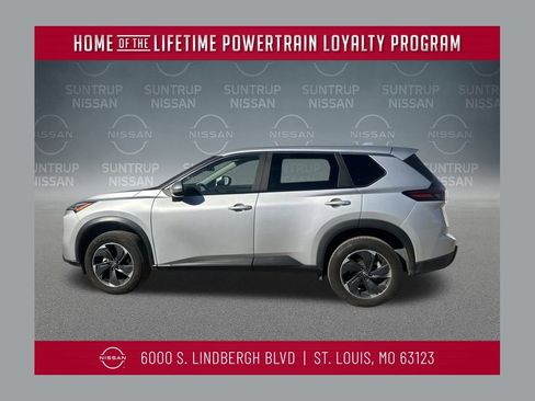 Used 2024 Nissan Rogue SV image 1