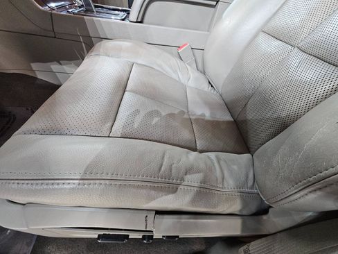 Used 2014 Lincoln Navigator 4WD image 38