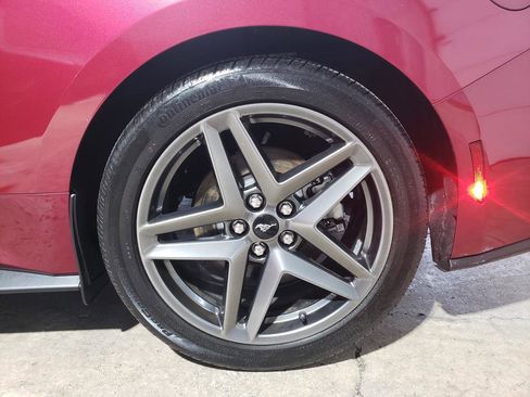 Used 2025 Ford Mustang Premium image 27