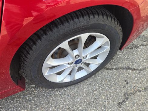 Used 2020 Ford Fusion SE image 12