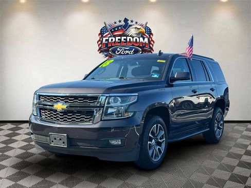 Used 2018 Chevrolet Tahoe LT w/ Luxury Package AWD/4WD image 2