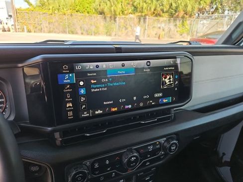 Used 2024 Jeep Wrangler Willys image 25