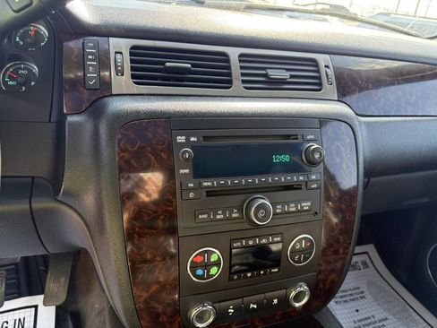 Used 2011 GMC Yukon Denali image 30