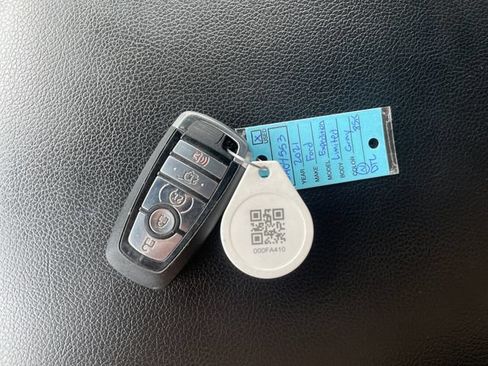 Used 2021 Ford Expedition Max Limited RWD image 18