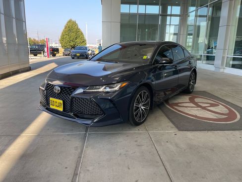Used 2019 Toyota Avalon Touring w/ Advanced Safety Package FWD image 7