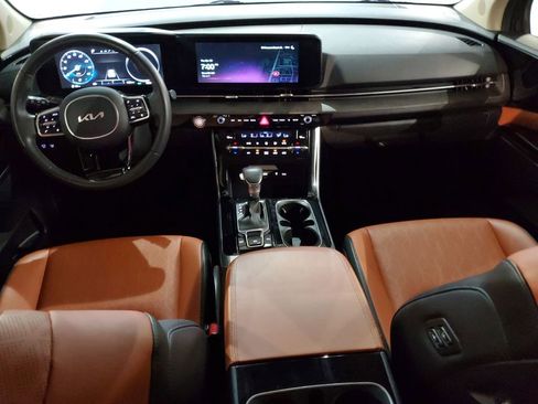 Used 2024 Kia Carnival SX FWD image 11