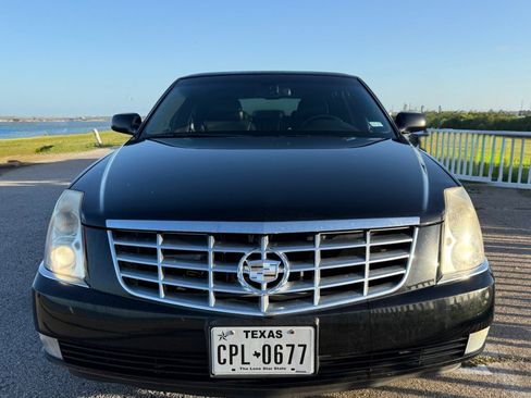Used 2007 Cadillac DTS FWD image 2