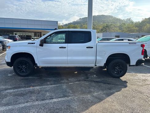 Used 2025 Chevrolet Silverado 1500 LT Trail Boss w/ Convenience Package II AWD/4WD image 2