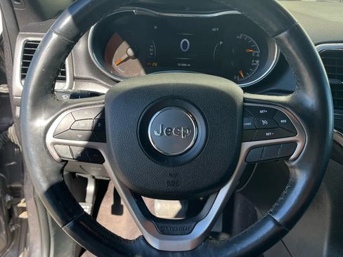 Used 2018 Jeep Grand Cherokee Altitude AWD/4WD image 7