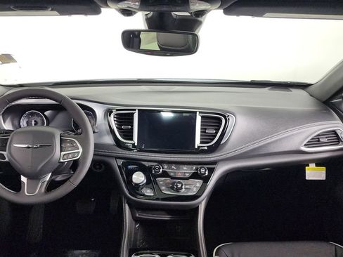 New 2026 Chrysler Pacifica Limited image 31