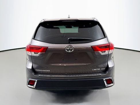 Used 2018 Toyota Highlander Limited Platinum image 6