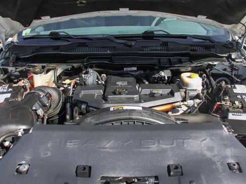 Used 2017 RAM 2500 SLT image 12