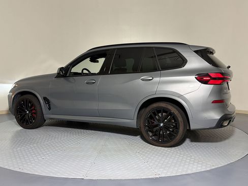 Used 2024 BMW X5 sDrive40i w/ M Sport Package RWD image 2