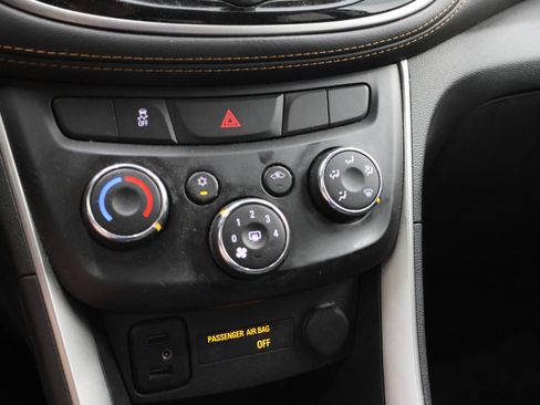 Used 2021 Chevrolet Trax LS w/ Tint and Cruise Package FWD image 40
