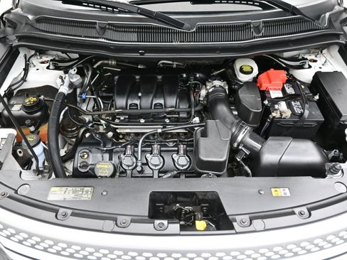 Used 2011 Ford Explorer XLT w/ 202A Rapid Spec Order Code image 7