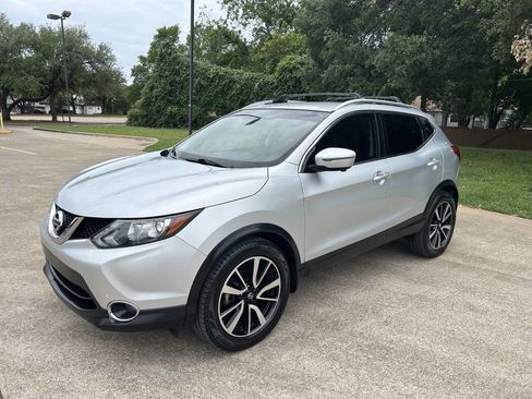 Used 2017 Nissan Rogue Sport SL FWD image 3