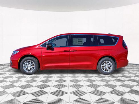 New 2026 Chrysler Pacifica Select FWD image 7
