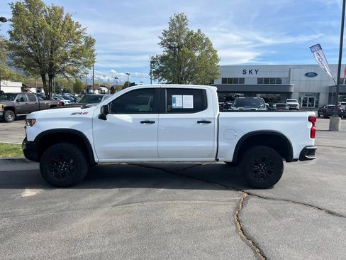 Used 2023 Chevrolet Silverado 1500 ZR2 w/ Technology Package AWD/4WD image 13
