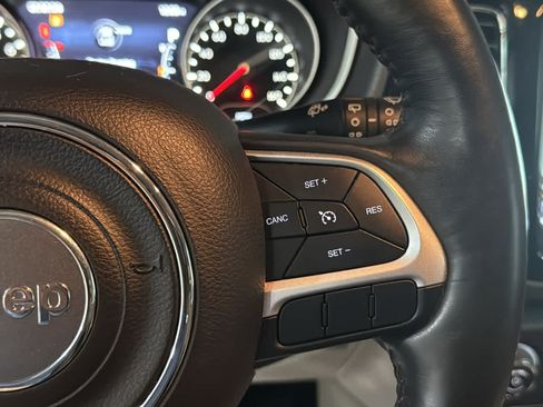 Used 2018 Jeep Compass Limited w/ Navigation Group AWD/4WD image 13