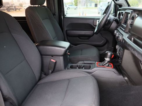 Used 2019 Jeep Wrangler Sport image 24