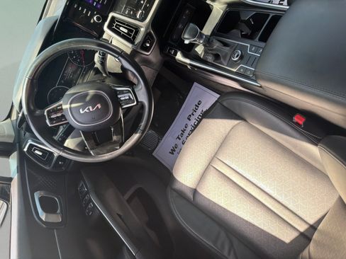 Used 2023 Kia Sorento S FWD image 14