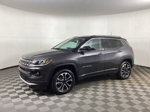 Used 2022 Jeep Compass Limited image 5