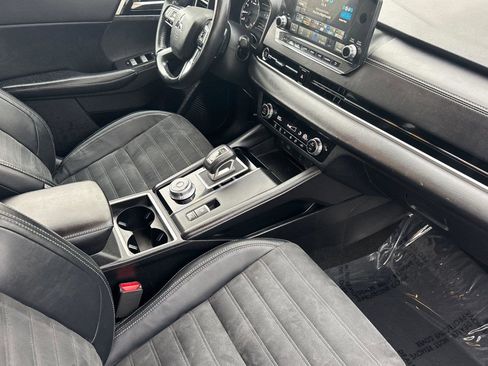 Used 2022 Mitsubishi Outlander SE image 15