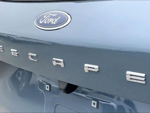 Certified 2025 Ford Escape SE w/ PHEV Premium Package image 30