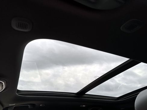 New 2025 Jeep Grand Cherokee Limited image 11