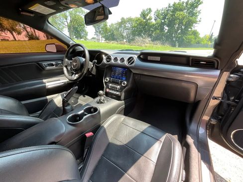 Used 2017 Ford Mustang GT Premium w/ GT Performance Package RWD image 12