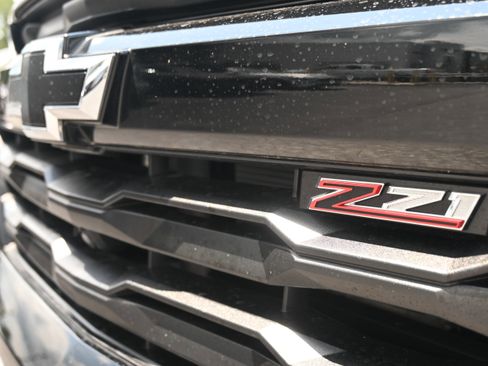Used 2025 Chevrolet Colorado Z71 w/ Technology Package image 38