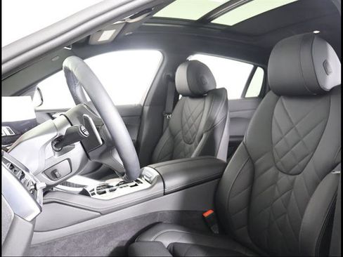 Used 2026 BMW X6 xDrive40i w/ Premium Package AWD/4WD image 7