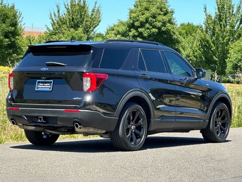 Used 2023 Ford Explorer ST-Line w/ Class IV Trailer Tow Package AWD/4WD image 3
