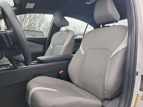 Certified 2025 Toyota Camry SE image 17