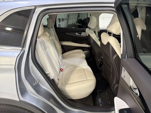 Used 2022 Lincoln Nautilus Black Label w/ Class II Trailer Tow Package image 13