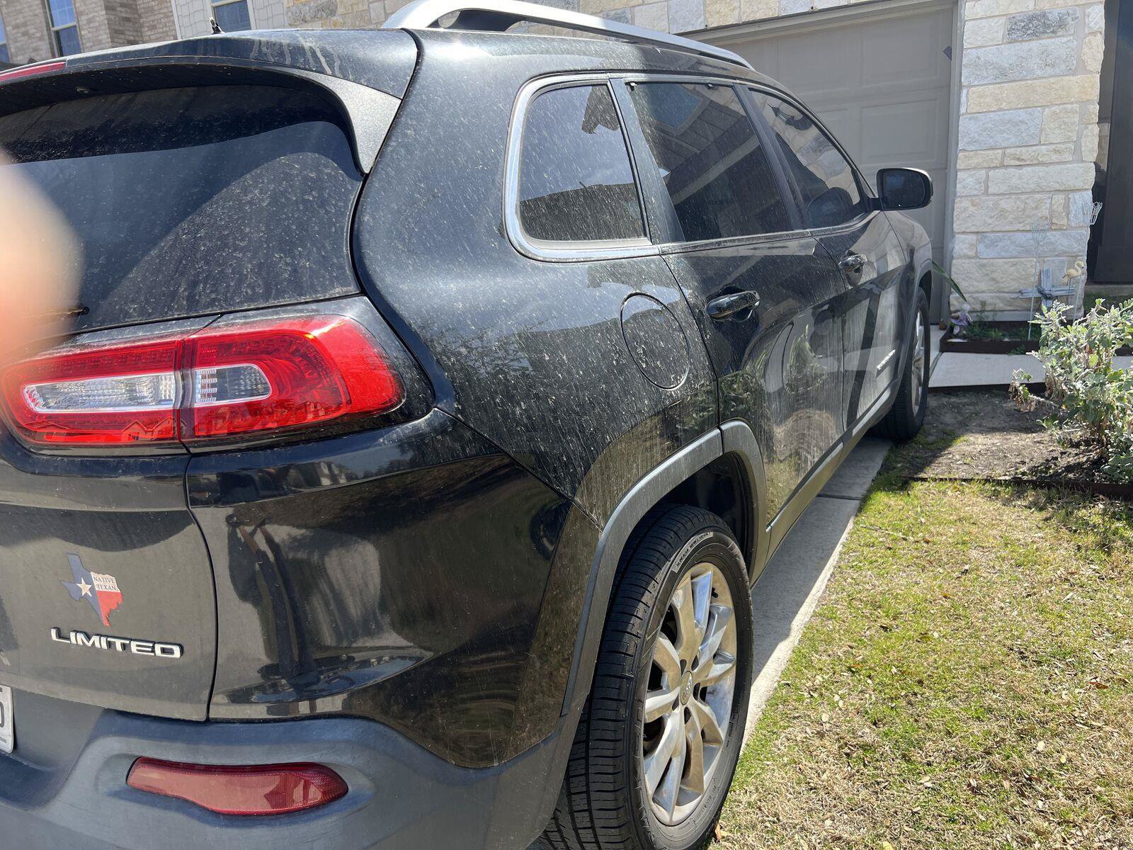 Used 2016 Jeep Cherokee Limited w/ Luxury Group FWD image 6