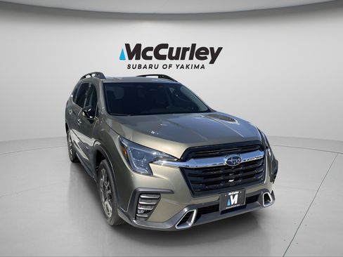 Used 2025 Subaru Ascent Touring AWD/4WD image 4