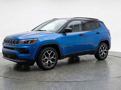 Used 2025 Jeep Compass Limited image 3