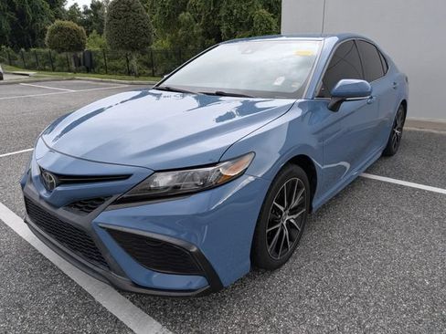 Used 2023 Toyota Camry SE w/ Convenience Package FWD image 2