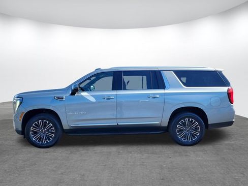 Used 2025 GMC Yukon XL Elevation w/ Elevation Premium Package image 4