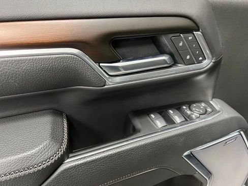 Used 2025 GMC Sierra 3500 Denali w/ Denali Reserve Package image 25