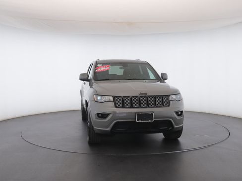 Used 2021 Jeep Grand Cherokee Laredo X image 39
