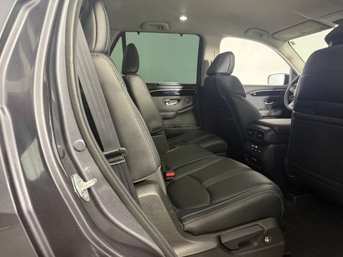 Used 2025 Honda Pilot EX-L image 30