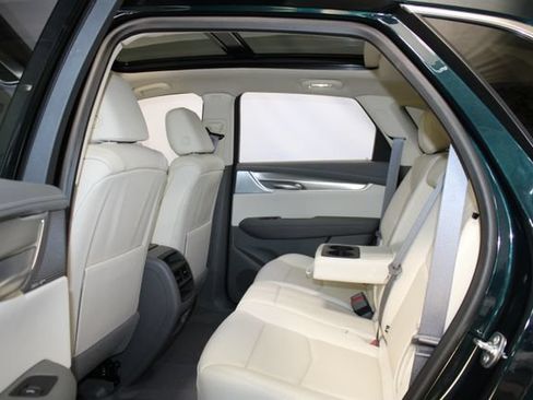 Certified 2025 Cadillac XT5 Premium Luxury w/ Technology Package AWD/4WD image 8
