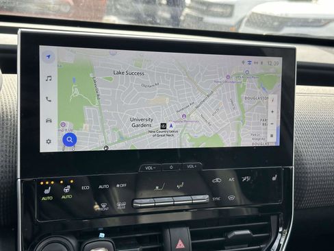 Used 2023 Toyota bZ4X Limited image 26