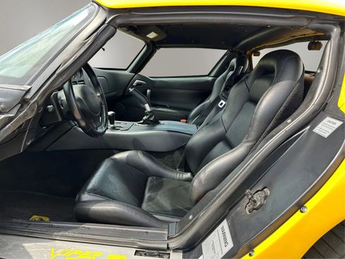 Used 2002 Dodge Viper RT/10 RWD image 9