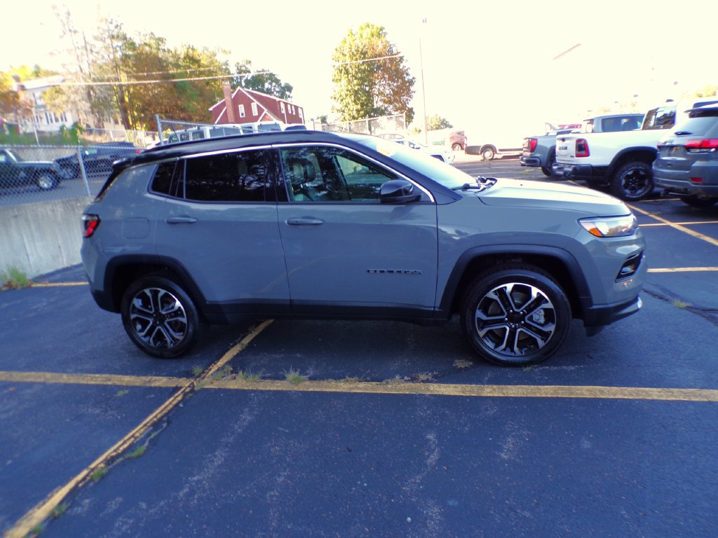 Used 2023 Jeep Compass Limited AWD/4WD image 4
