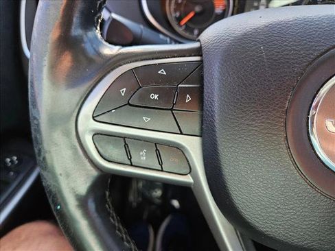 Used 2019 Jeep Cherokee Latitude Plus image 21