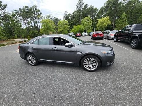 Used 2016 Ford Taurus Limited w/ Equipment Group 301A FWD image 19